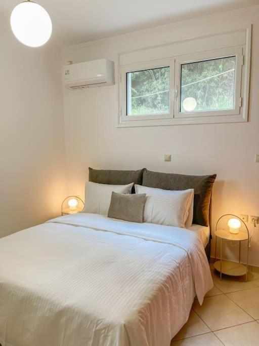 Afroditi'S Apartment Superb View Gythio Bagian luar foto