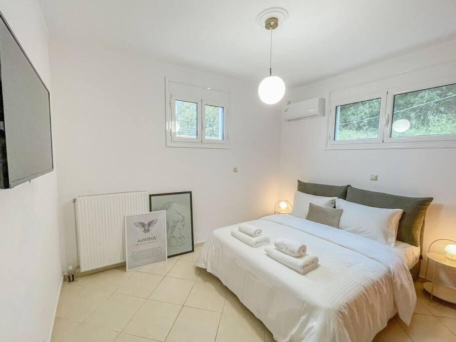 Afroditi'S Apartment Superb View Gythio Bagian luar foto
