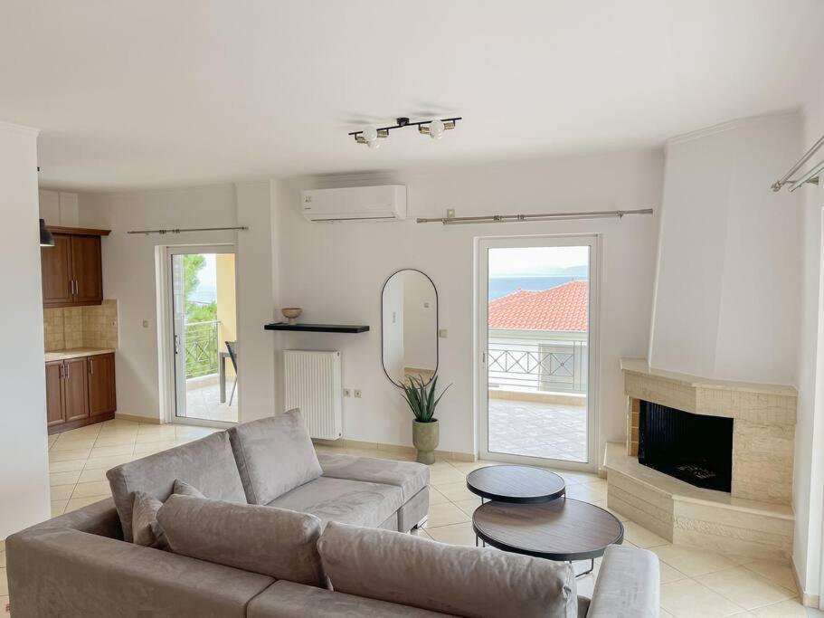 Afroditi'S Apartment Superb View Gythio Bagian luar foto