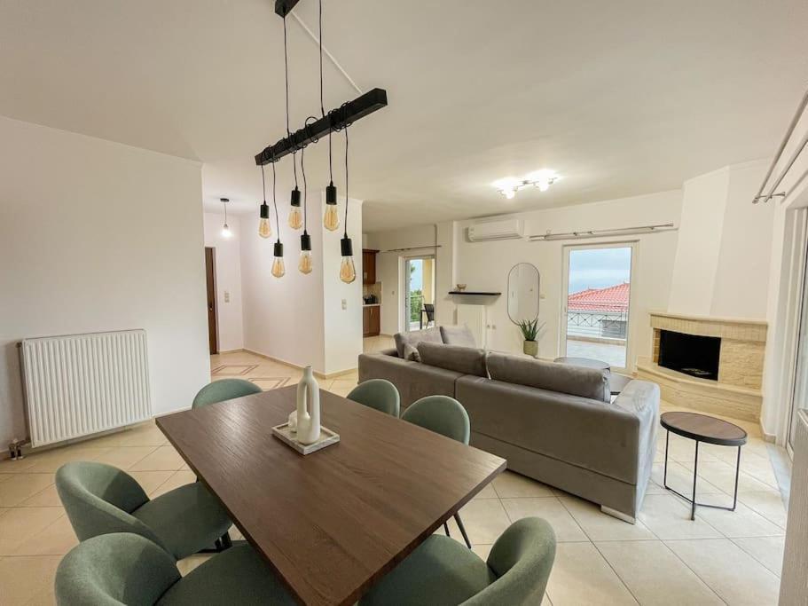 Afroditi'S Apartment Superb View Gythio Bagian luar foto